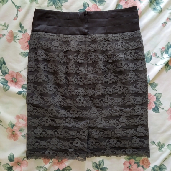 Lace Tiered Layered Pencil Skirt - Picture 8 of 8